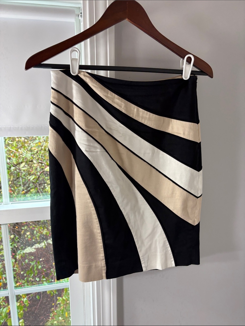 White House Black Market Black, Cream & White Pencil Skirt